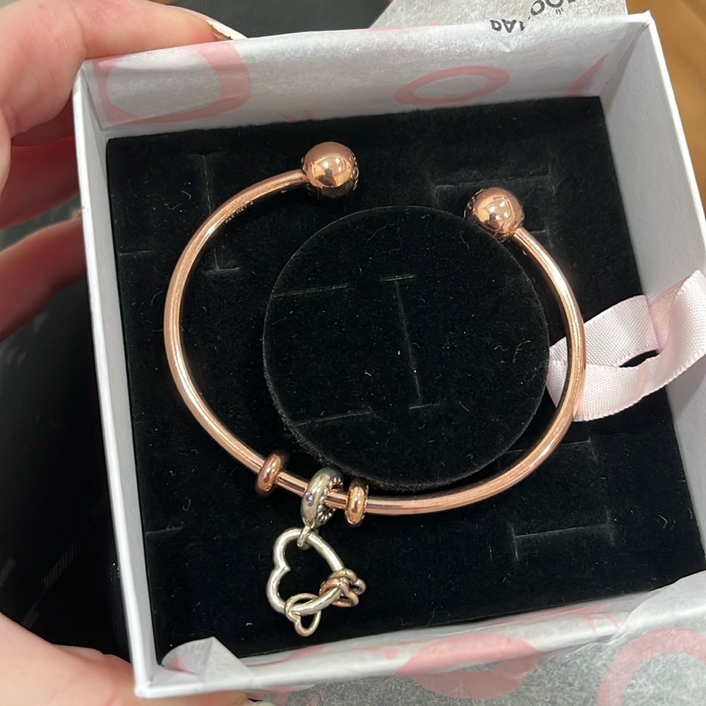Pandora rose gold bangle